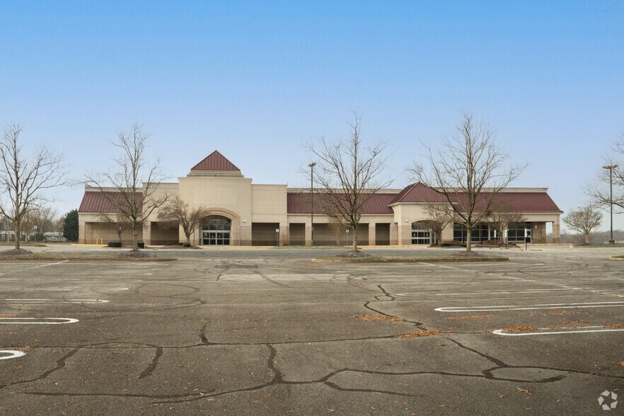 More Photos Of 5201 Chippenham Crossing Ctr, Richmond Storefront For Lease