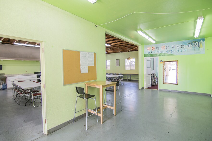 More Photos Of 21529 Menlo Ave, Torrance Light Manufacturing For Sale