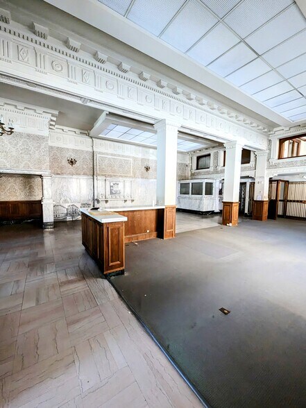 More Photos Of 301 Columbia St, Lafayette Office For Lease