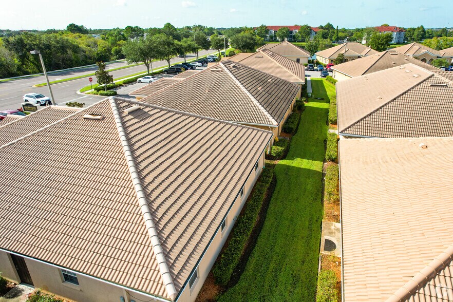 More Photos Of 1133-1135 Professional Park Dr, Brandon Medical For Lease