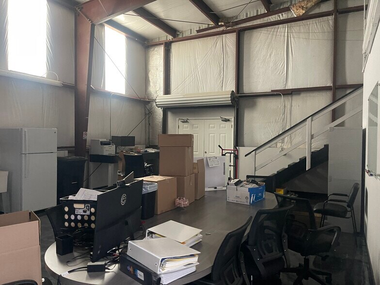 More Photos Of 332 Hwy 146 N, La Porte Warehouse For Lease