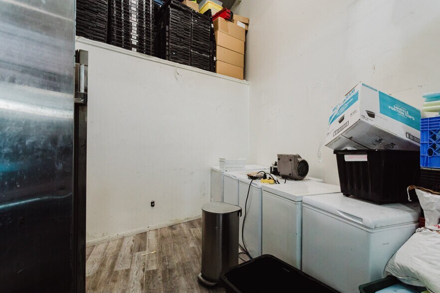 More Photos Of 3615 W Beverly Blvd, Los Angeles Freestanding For Lease