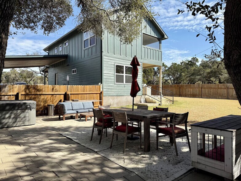 More Photos Of 11605 Fitzhugh Rd, Austin Office Residential For Sale