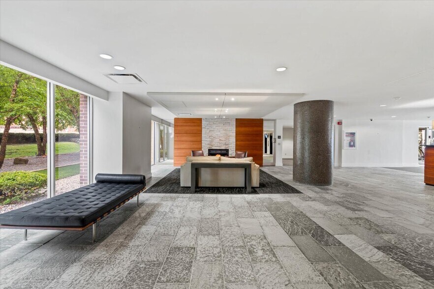 More Photos Of 600 E 8th St, Kansas City Apartments For Sale