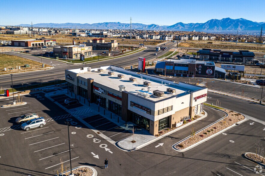 More Photos Of 11946 S Carlsbad Way, Herriman General Retail For Lease
