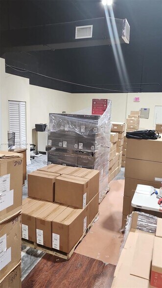 More Photos Of 1845 NW 112th Ave, Miami Light Manufacturing For Sale