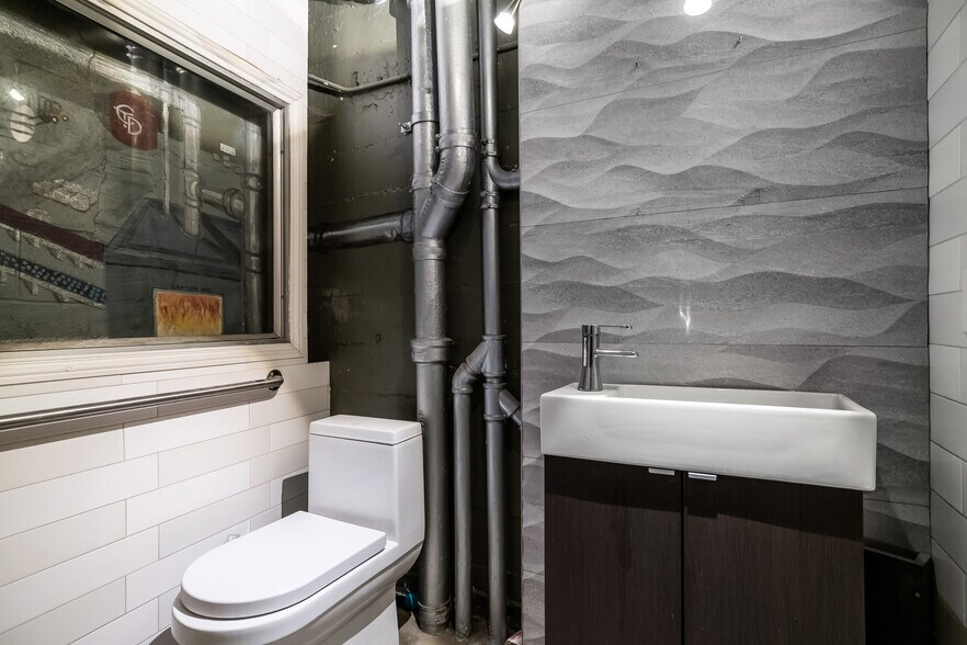 More Photos Of 245 S Van Ness Ave, San Francisco Warehouse For Sale