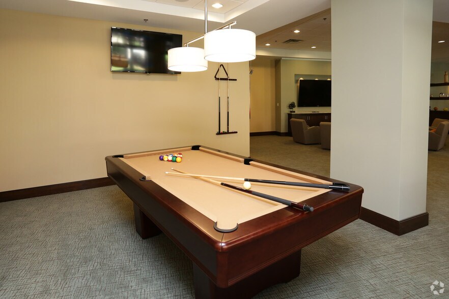 More Photos Of 657 S 3rd St, Louisville Apartments For Lease