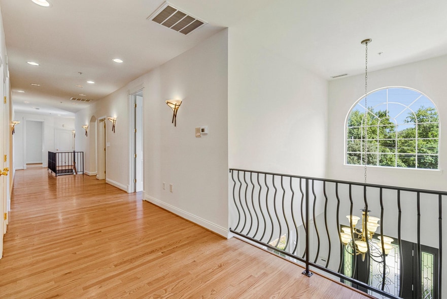 More Photos Of 10811 Electric Ave, Lanham Specialty For Sale