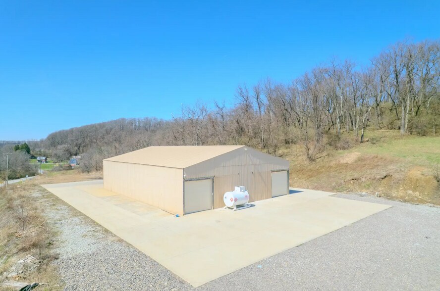 More Photos Of 651 E Pittsburgh St, Greensburg Warehouse For Lease
