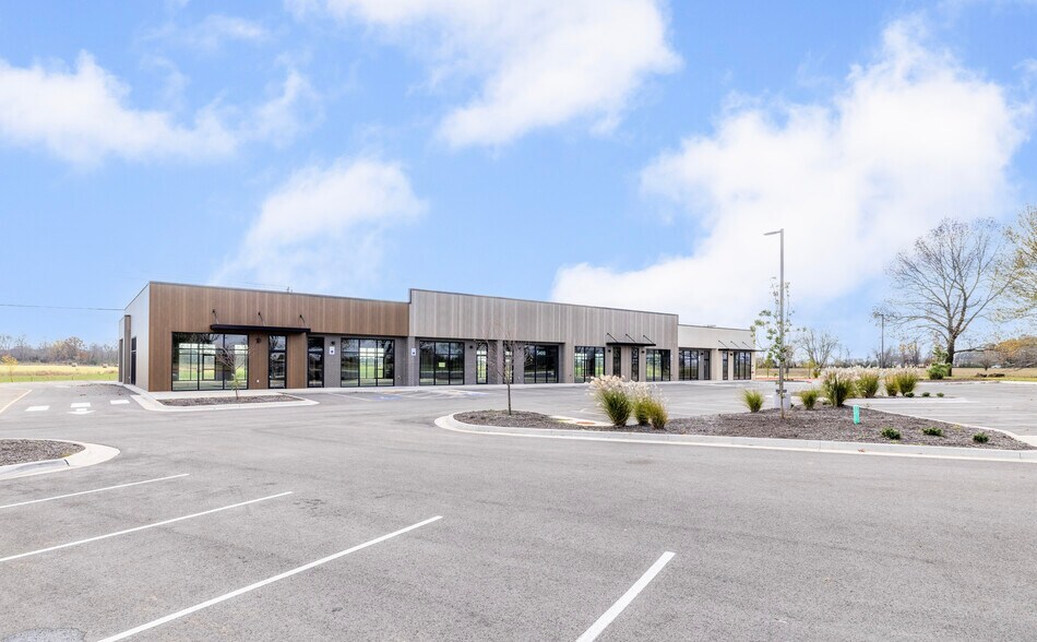 Primary Photo Of 5400 S Pinnacle Hills Pky, Rogers Storefront For Lease