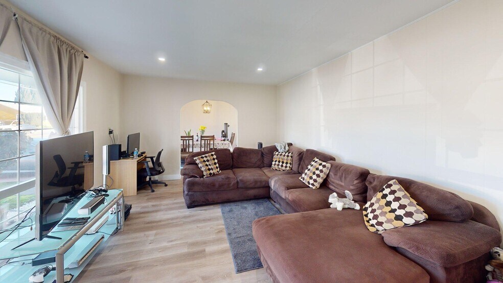 More Photos Of 2484 Marina Blvd, San Leandro Apartments For Sale