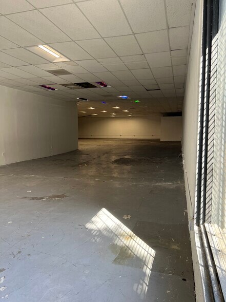 More Photos Of 2121 W Pico Blvd, Los Angeles Storefront For Lease