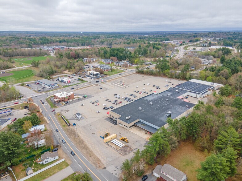 More Photos Of 1247 Main St, Sanford Supermarket For Sale