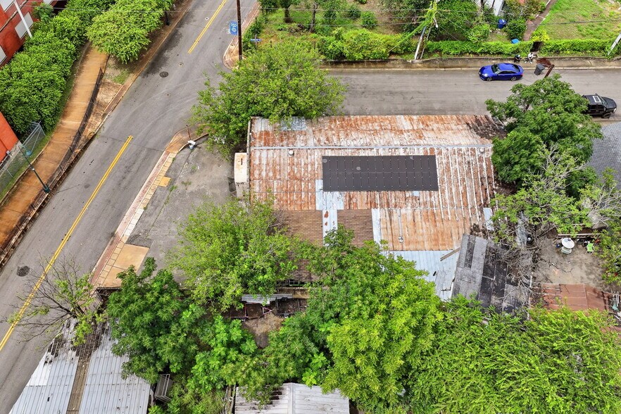 More Photos Of 200 Mission Rd, San Antonio Flex For Sale