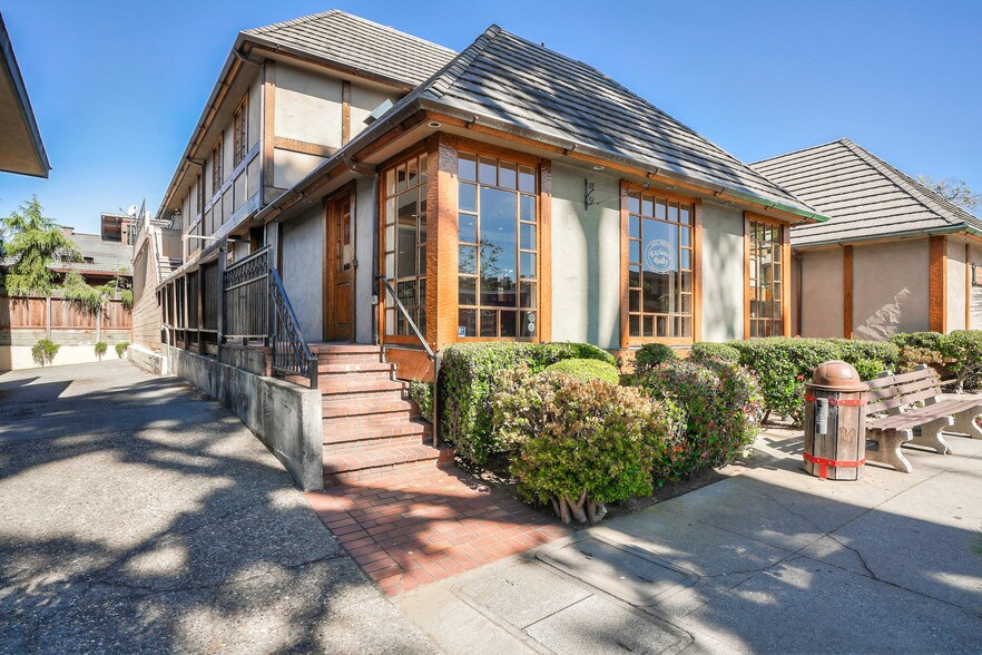 More Photos Of San Carlos St, Carmel Storefront Retail Office For Lease