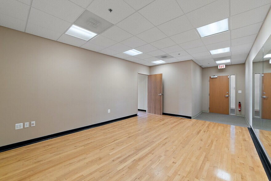More Photos Of 44320 Premier Plaza, Ashburn Office For Sale