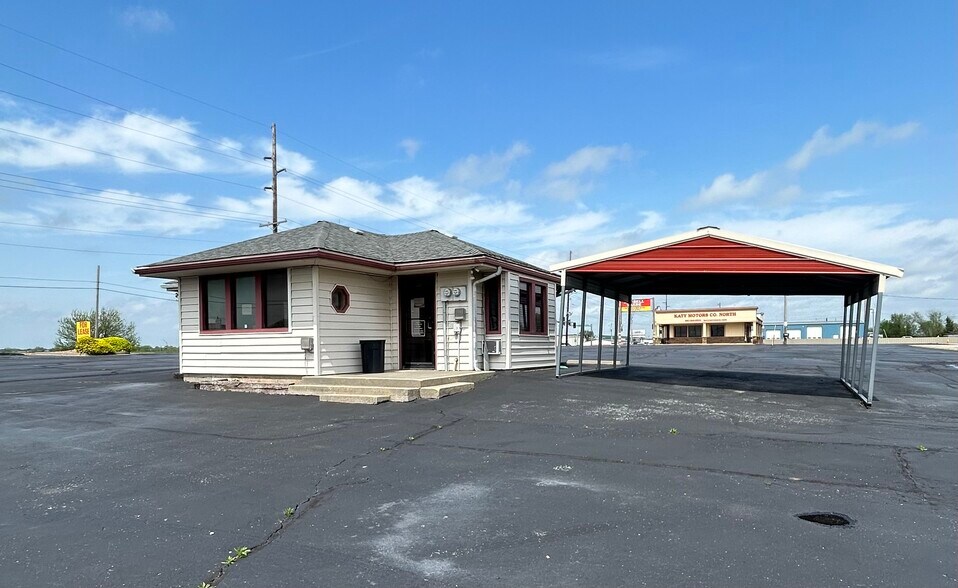 More Photos Of 4343 S Limit Ave, Sedalia Office For Lease