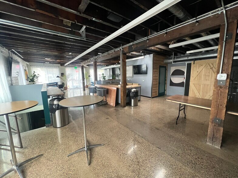 More Photos Of 4010 E Lake St, Minneapolis Storefront For Sale