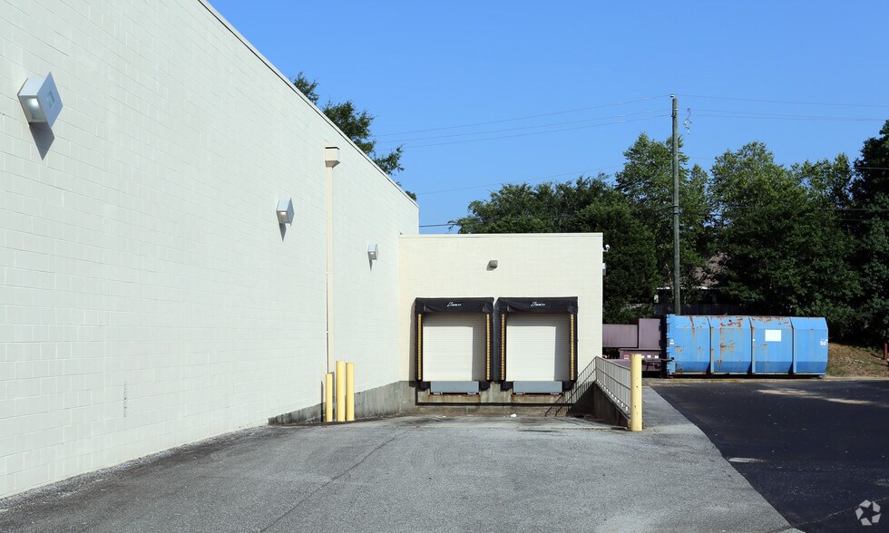 More Photos Of 1210 Airport Blvd, Pensacola Freestanding For Lease