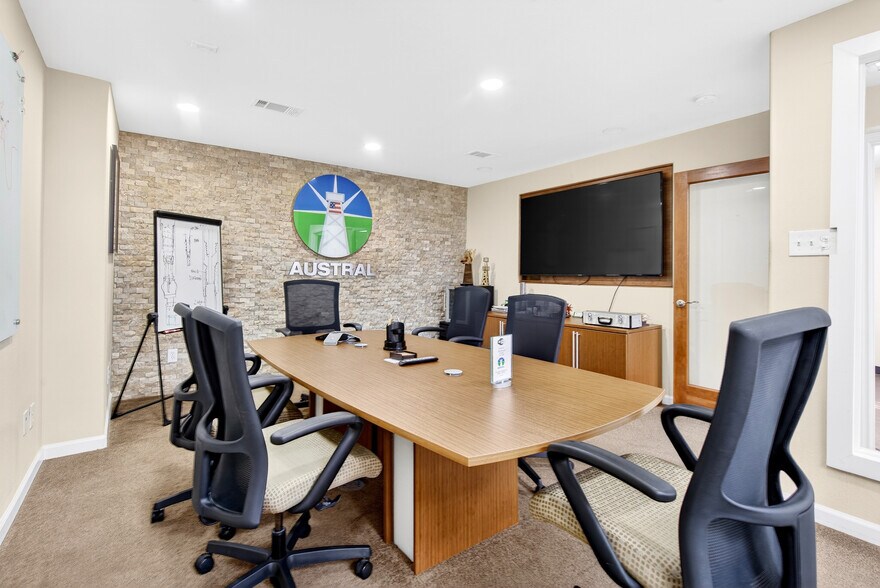 More Photos Of 8601 Fawn Trl, Conroe Warehouse For Lease