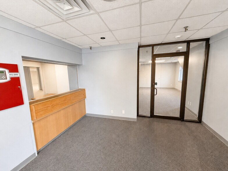 More Photos Of 3 W Pearl St, Batesville Manufacturing For Lease