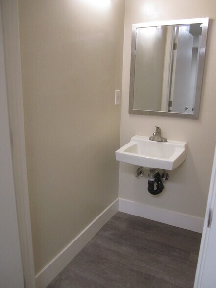 More Photos Of 1035 Park Ave, San Jose Storefront Retail Office For Lease