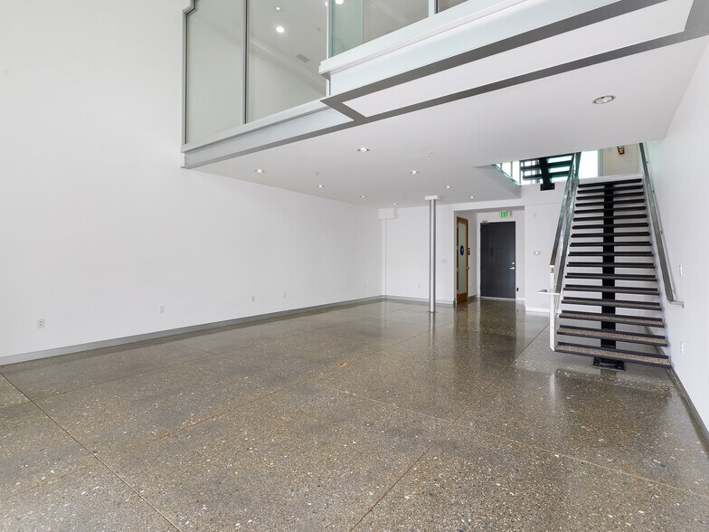 More Photos Of 227 California St, El Segundo Loft Creative Space For Lease