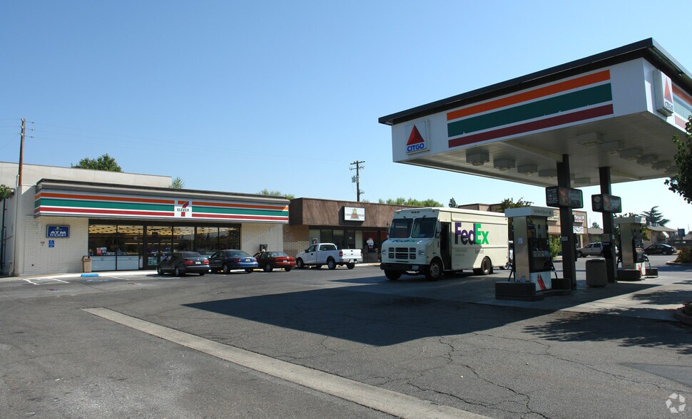More Photos Of 428 E Bullard Ave, Fresno General Retail For Lease