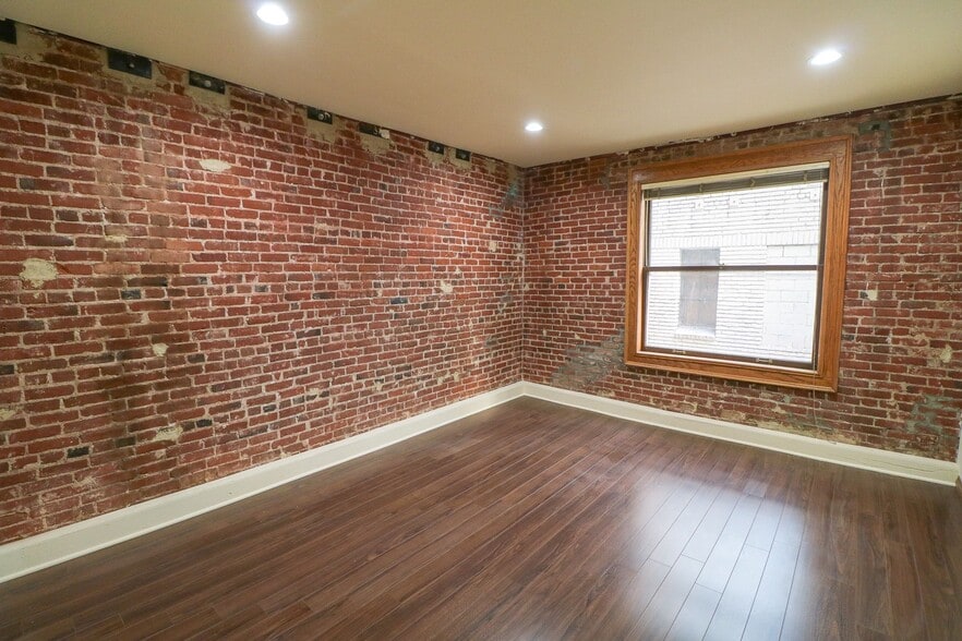 More Photos Of 619-623 S Olive St, Los Angeles Loft Creative Space For Lease