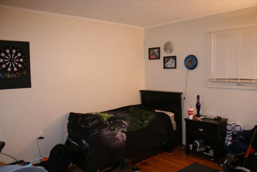 More Photos Of 10 Brick Row Ext, Athens Restaurant For Sale