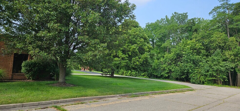 More Photos Of 610 N Main St, Springboro Medical For Lease