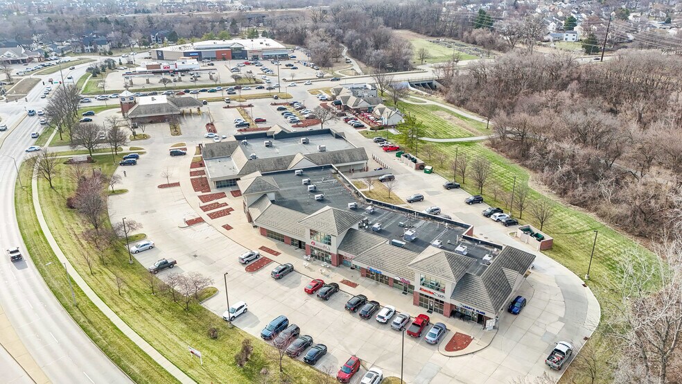 More Photos Of 245 50th St, West Des Moines Storefront For Sale