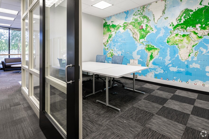 More Photos Of 8201 Corporate Dr, Landover Office For Lease