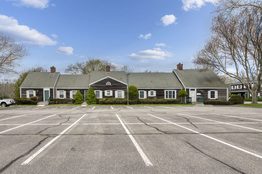 Primary Photo Of 335 Meeting House Ln, Southampton Healthcare For Sale