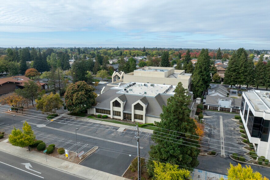 More Photos Of 1421 Oakdale Rd, Modesto Hospital For Lease