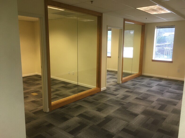 More Photos Of 507-511 Main St, Oregon City Storefront Retail Office For Lease