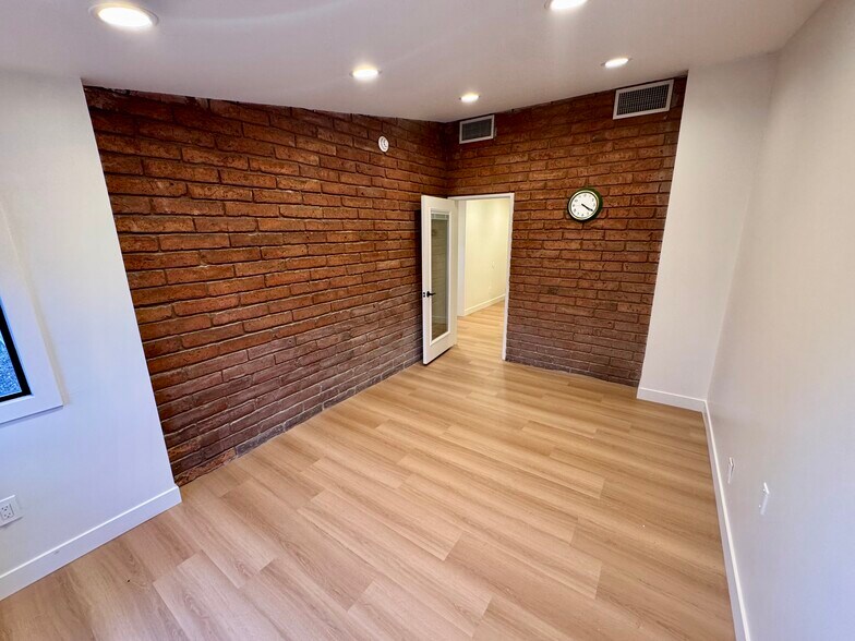 More Photos Of 51 E Monterey Way, Phoenix Medical For Lease