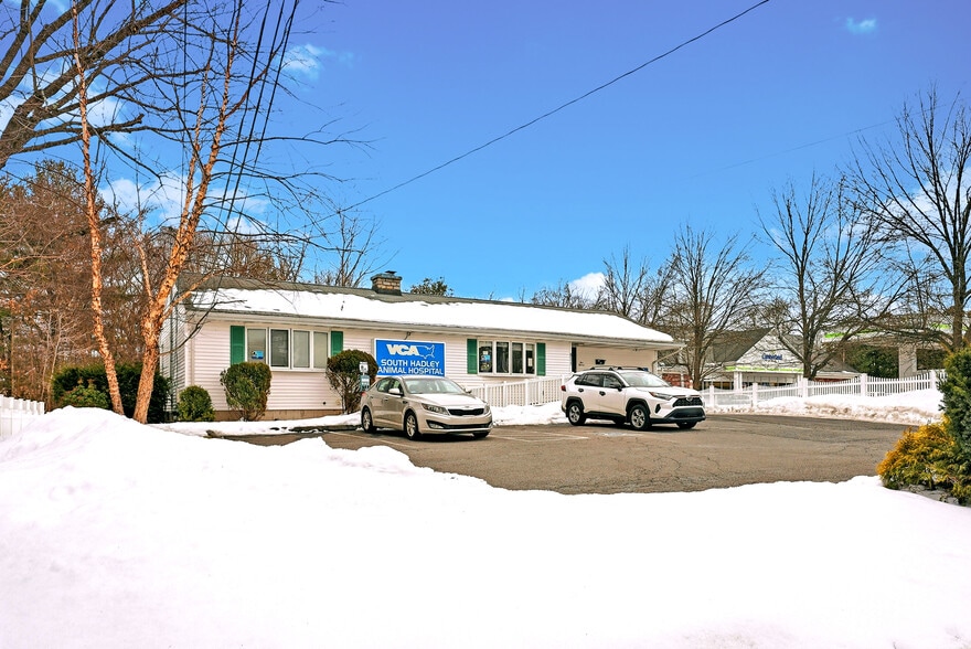 More Photos Of 511 Newton St, South Hadley Medical For Sale