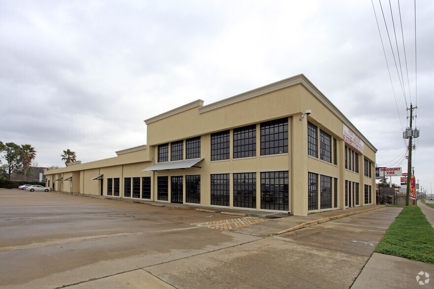 More Photos Of 11522 Old Katy Rd, Houston Freestanding For Lease