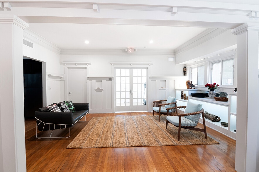 More Photos Of 1506 Crenshaw blvd, Los Angeles Office For Sale