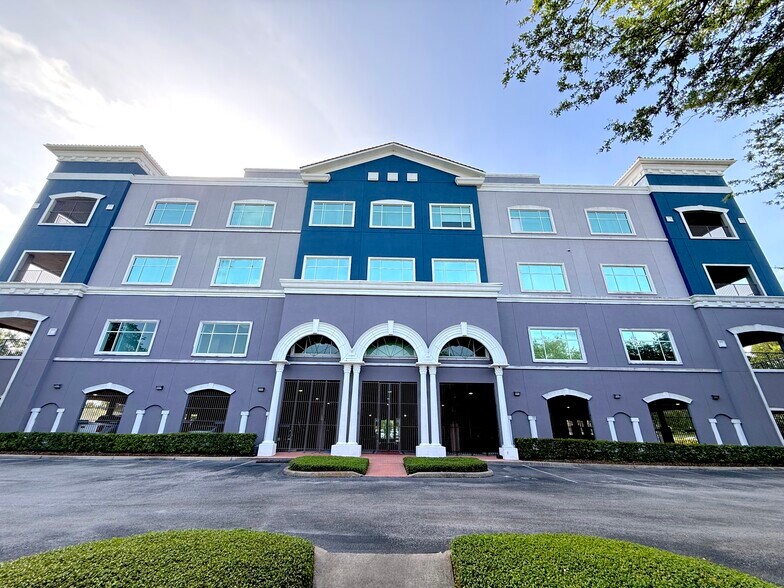More Photos Of 1743 Park Center Dr, Orlando Medical For Lease