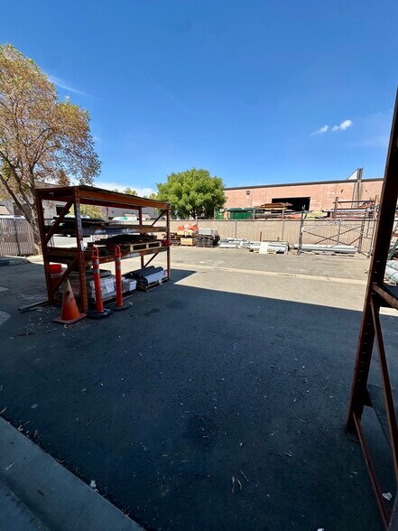 More Photos Of 1013 Nichols Dr, Rocklin Warehouse For Lease