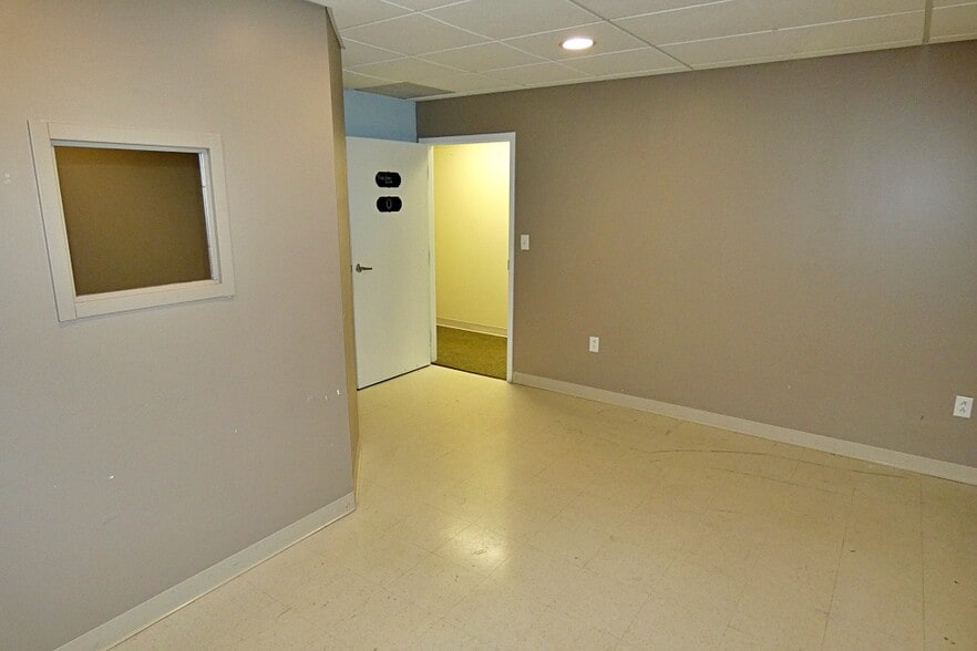 More Photos Of 1829 Maple Rd, Williamsville Medical For Lease