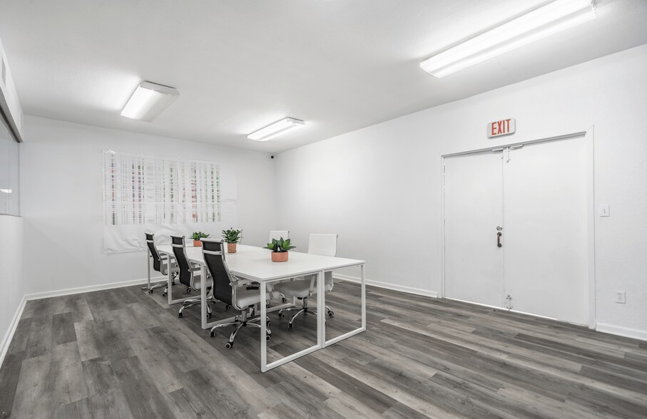 More Photos Of 5415 Lost Ln, San Antonio Medical For Sale