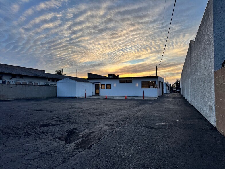 Primary Photo Of 1984 Placentia Ave, Costa Mesa General Retail For Lease