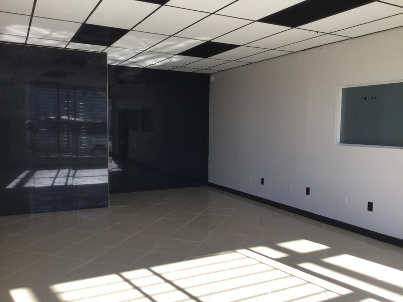 More Photos Of 710 E 8th St, National City Auto Repair For Sale