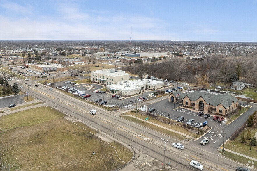 More Photos Of 2 E Rollins Rd, Round Lake Beach Medical For Lease
