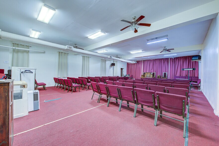 More Photos Of 139 Amboy St, Brooklyn Religious Facility For Lease