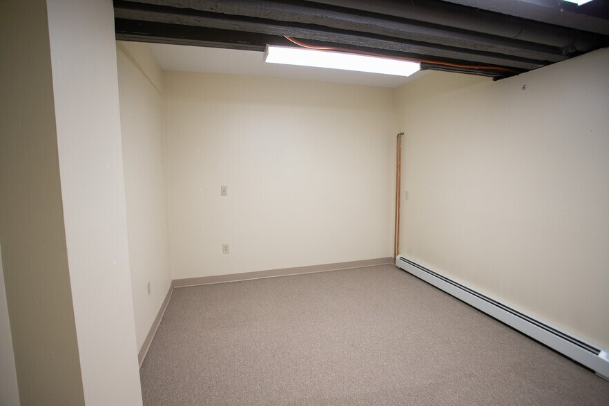 More Photos Of 105 Main St, Bangor Apartments For Lease